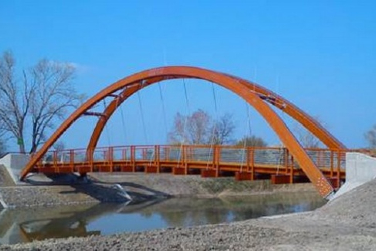 Kerékpáros turisztikai fejlesztés Kapuvár központtal