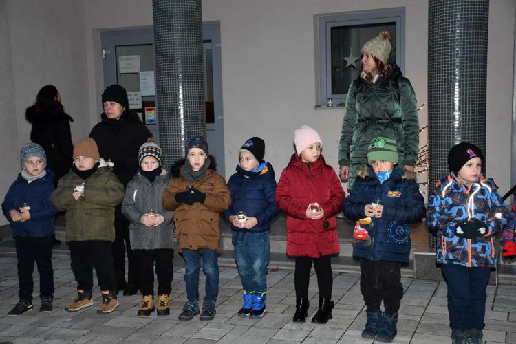 Adventi gyertyagyújtás Szanyban.