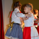 Kisbokrétások bemutatója Szanyban