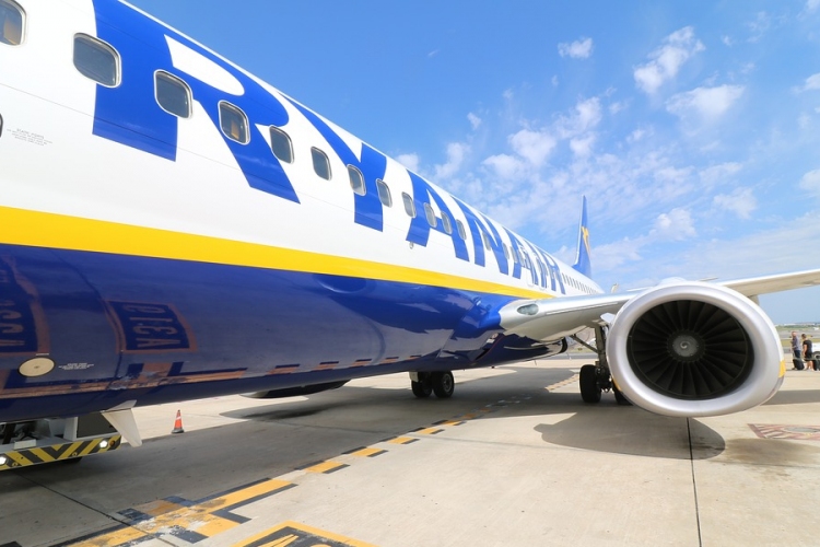 Januárra halasztja a poggyász szabályok szigorítását a Ryanair