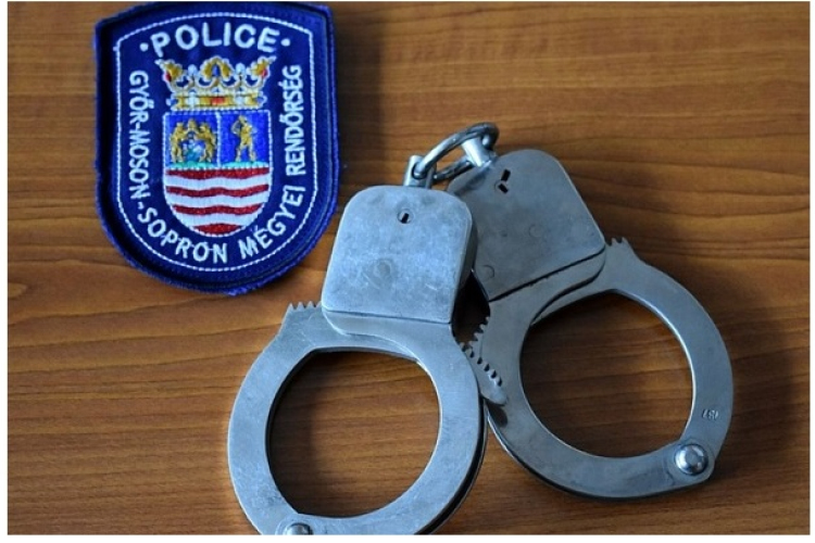 Kábítószerrel bukott le egy sofőr Vitnyéden