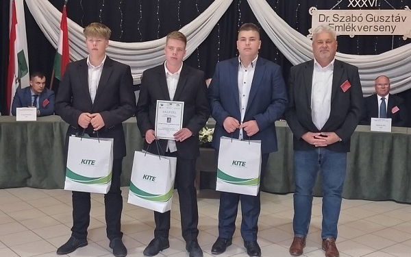 Két különdíjat nyertek a Csukás tanulói