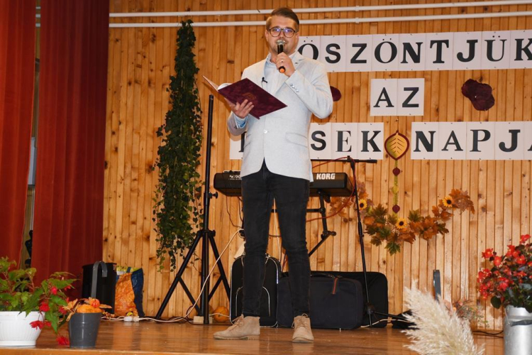 Idősek köszöntése Vág községben.