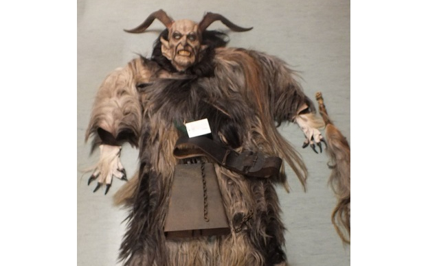 Mikuláskor sem tudták eladni a lopott krampusz jelmezt