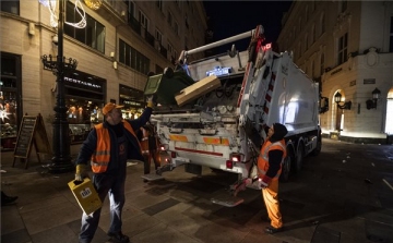 Összesen 190 köbméter hulladékot takarítottak össze a fővárosban
