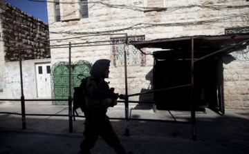 Az izraeli hadsereg merénylők házait rombolta le