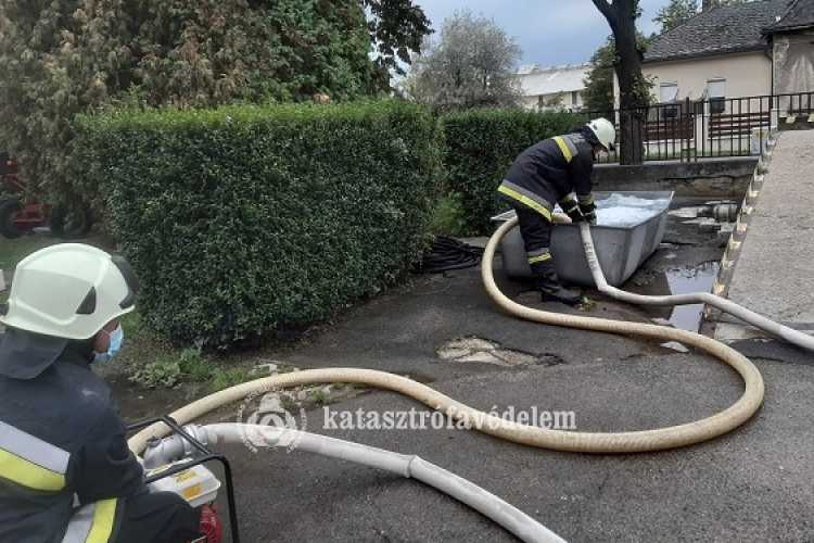 Sikeres tűzoltó technika kezelői vizsgát tettek a csornai önkéntesek