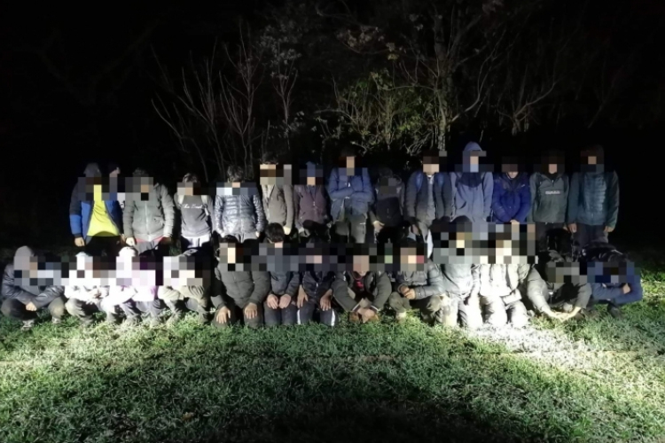 Több mint hatszáz határsértő ellen intézkedtek a hétvégén