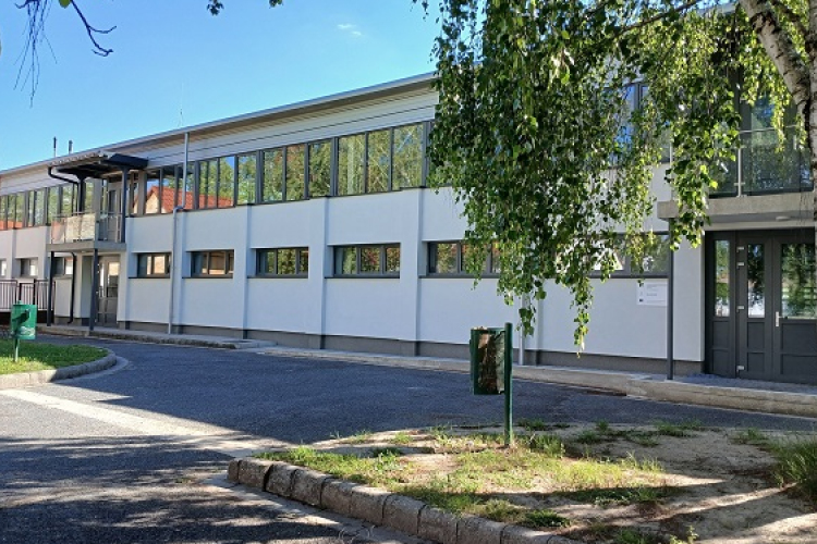 Elkészült Kónyban a sportcsarnok felújítása