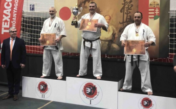 Kapuvári rendőrök előkelő helyezéseket értek el az országos karate bajnokságon
