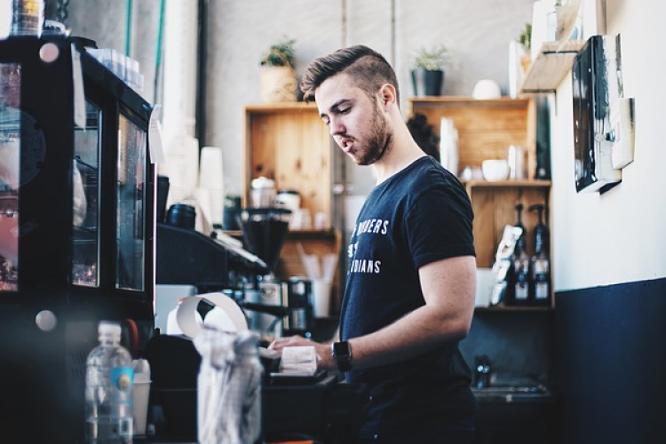 Ezekre a munkakörökre keresnek embereket Csornán, Kapuváron és a környéken