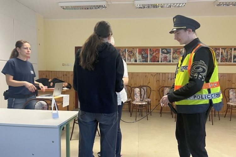 Az internetes zaklatásról beszéltek a gyerekeknek