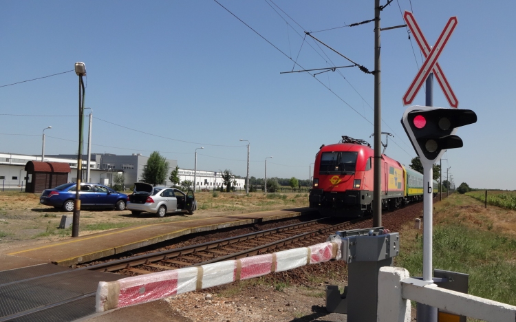 Biztonságosabb vasúti átjárók a GYSEV hálózatán