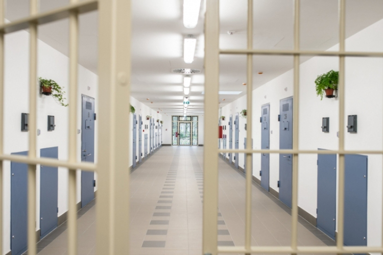 ahol néhány napon belül pénzt kereshet hamis kitörés a bináris opciókban