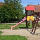 Gyermeknap bővített és felújított játszótér átadással Szanyban