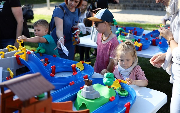 Vizes játékokkal várta a gyerekeket a Pannon-Víz a kapuvári gyereknapon