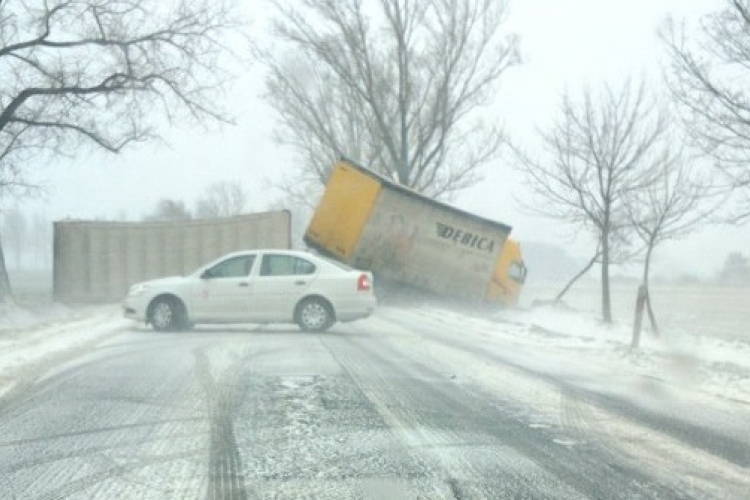 Balesetekkel tért vissza a tél
