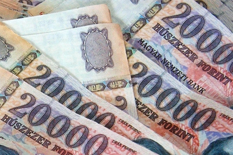 A magyarok több mint fele készpénzzel fizet egy felmérés szerint