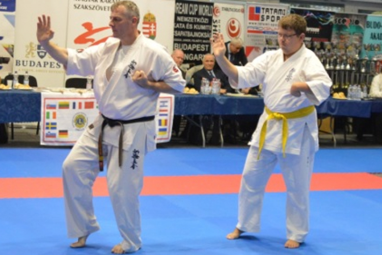 Nemzetközi Para Karate Bajnokságon szerzett ezüstérmet Magyar Lóránt a Castrum sportolója
