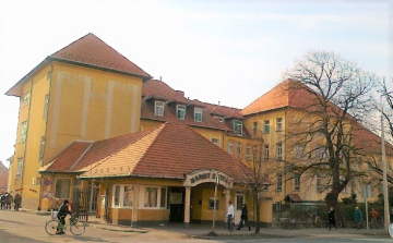 Látogatási tilalmat rendeltek el a csornai kórházban