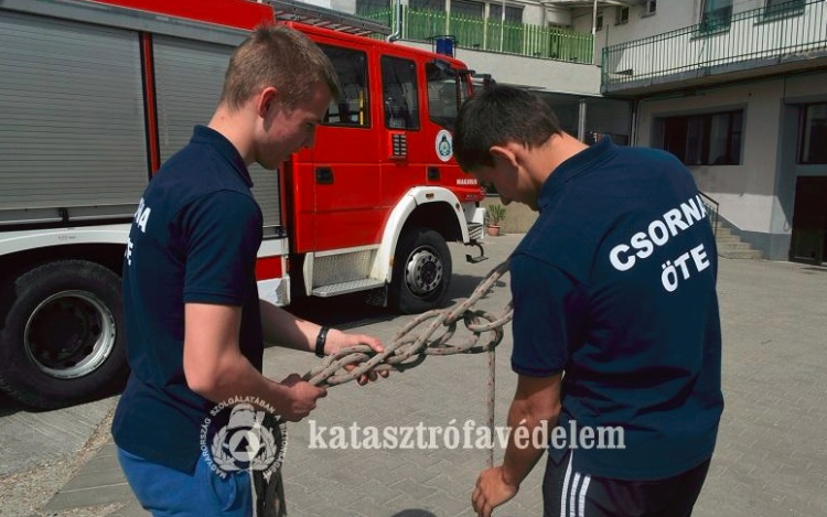 Egy első és egy második helyet szereztek a csornai ifjú önkéntes tűzoltók