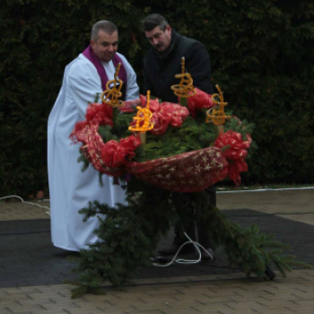 Adventi gyertyagyújtás Kónyban