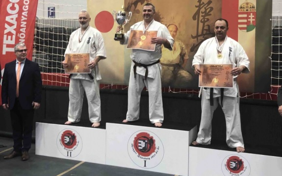 Kapuvári rendőrök előkelő helyezéseket értek el az országos karate bajnokságon