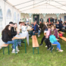 Őszi mulatság Szanyban a kastély udvarán.