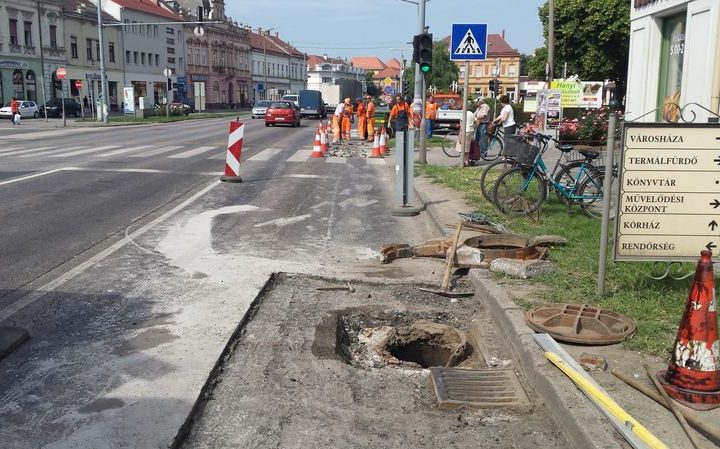 Csornán csak a dugó állandó, az oka mindig más