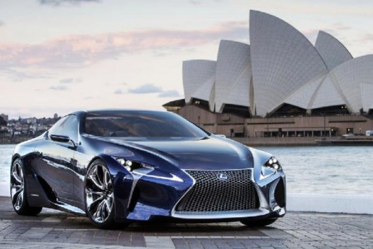 Gyártószalagra kerül a Lexus hibrid sportautója