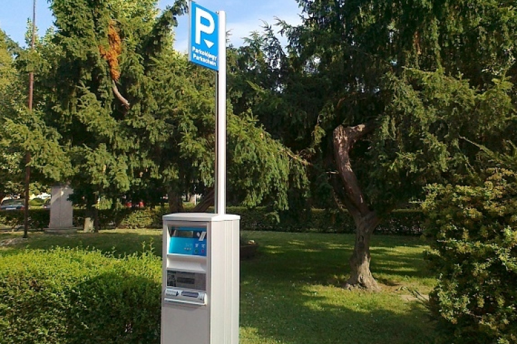 2025 évi parkolóbérletek és parkolási díjak Csornán