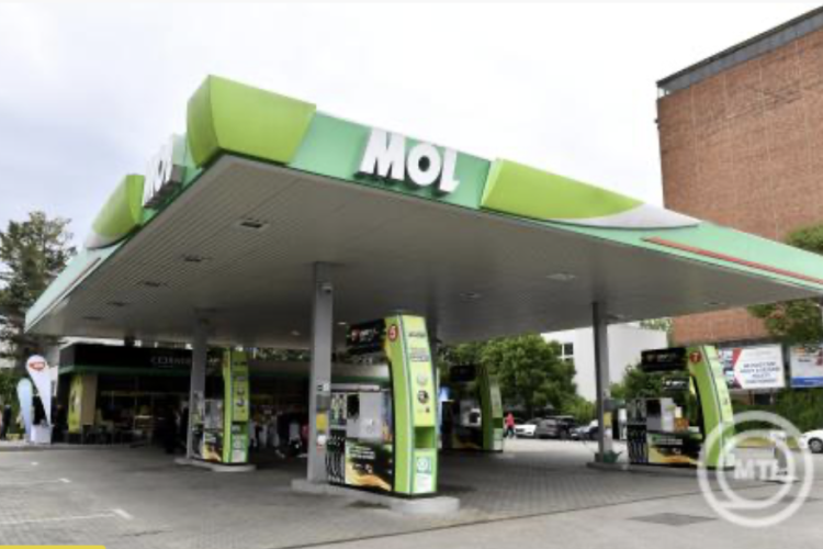 NGM: a magyar üzemanyagárak a háborús feszültség ellenére továbbra is kedvezőbben alakulnak a szomszédos országokhoz képest