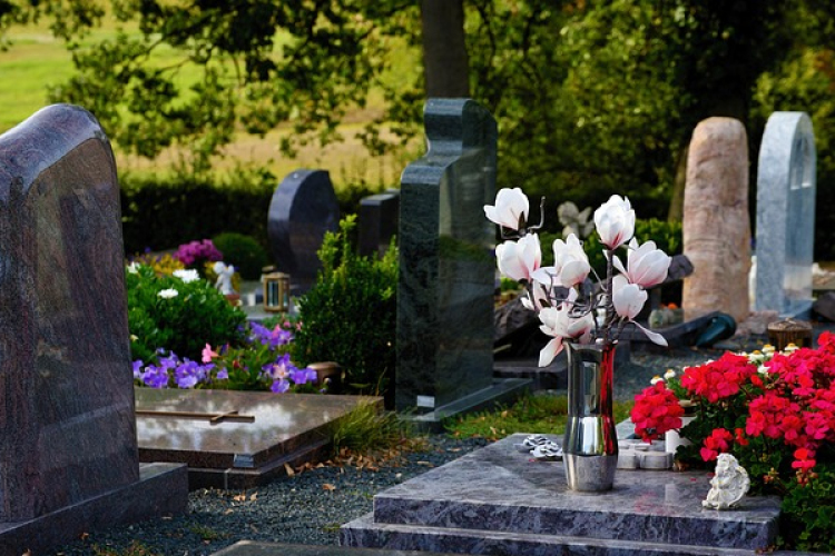 Sírhelyek megváltása Babóton