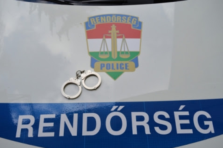 Állattetemekkel etette a kutyákat