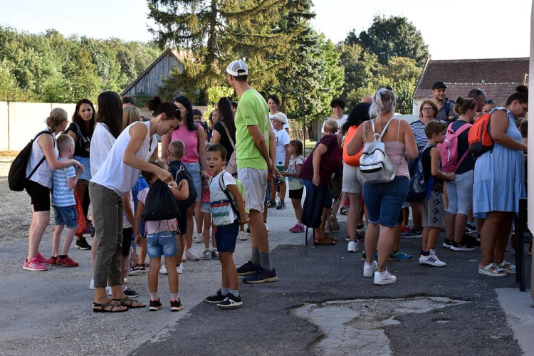 Kisboldogasszony napi zarándoklat Szanyban