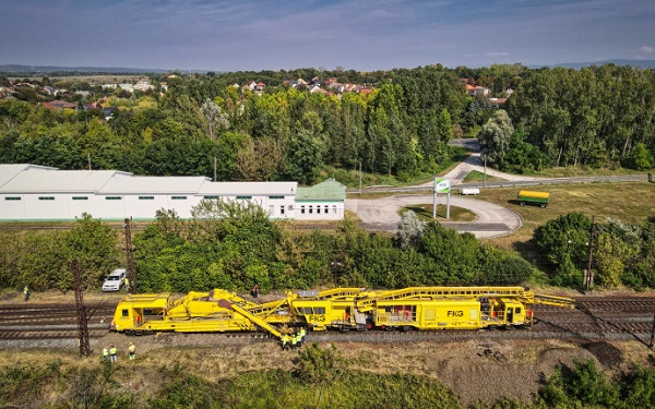 Három hétre teljesen megszűnik a vonatközlekedés a Győr-Budapest vonal felújítás alatt álló szakaszán