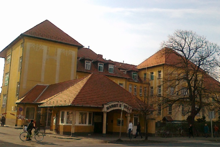 Pontgyűjtő játék a csornai kórházért