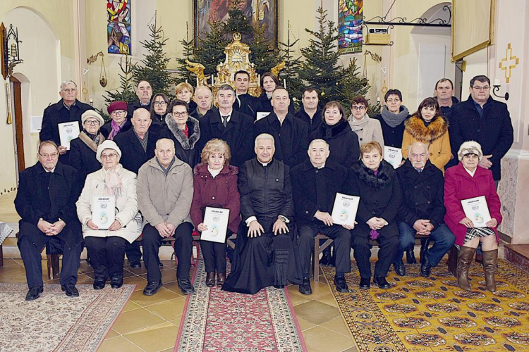 Jubiláló házaspárok ünnepi szentmiséje Szanyban.