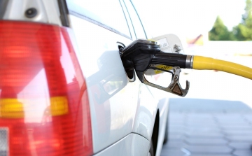 Nagyobbat csökkent az üzemanyagok ára