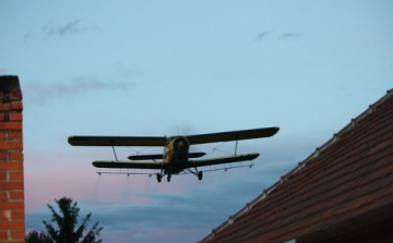 Ha az időjárás engedi, ma pótolják a múlt héten elmaradt légi permetezést