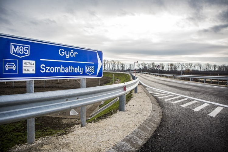 Négy megye autópályáit használhatjuk idén az M1 regionális matricával