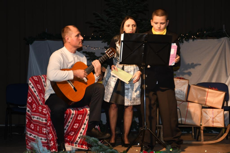 Adventi hangverseny az Allegro AMI szanyi tagozatán