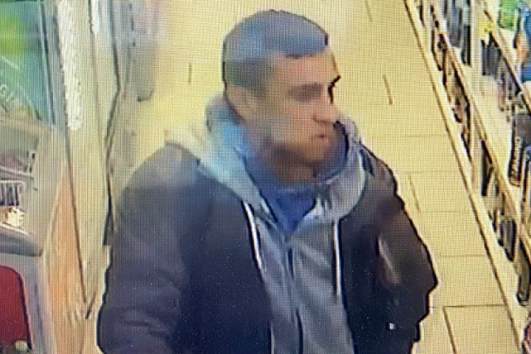 Felismeri a férfit?