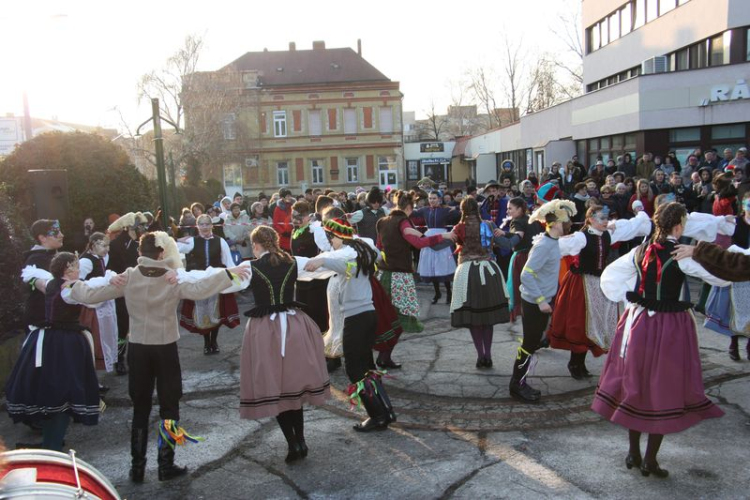 Felkötötték a farsang farkát