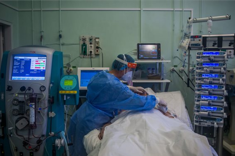 Meghalt 218 beteg, 10 466 új fertőzöttet találtak Magyarországon 