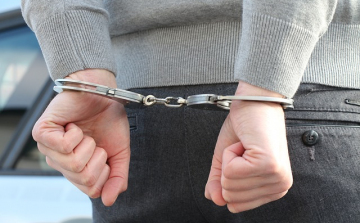 Emberölés miatt körözött férfit fogtak el a csornai rendőrök
