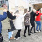 Őszi mulatság Szanyban a kastély udvarán.