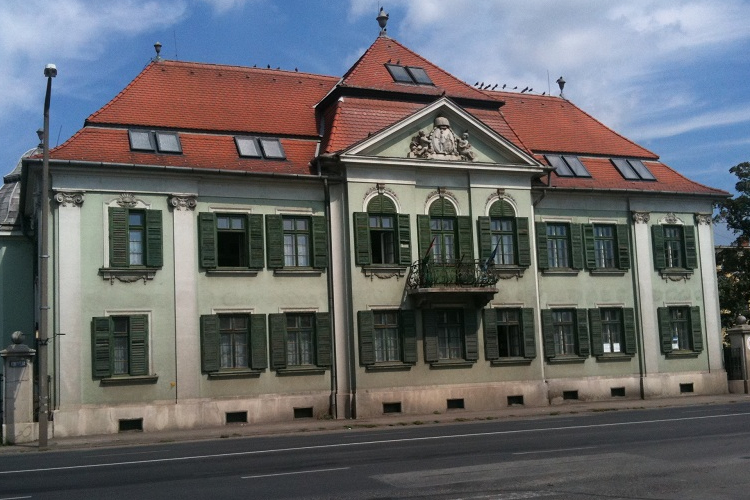 Felolvasás 21 óráig a csornai könyvtárban